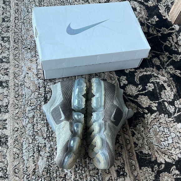 Nike size 9 Air Vapormax FK Moccasin in dark stucco clay green - Picture 3 of 7